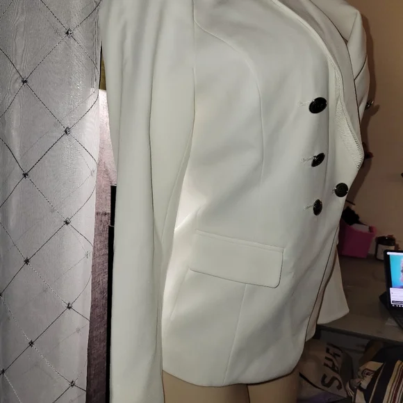 Elegant White Double-Breasted Women's Blazer White Black - Picture 12 of 14